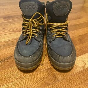 ECCO Men's Dark Gray Leather Boots